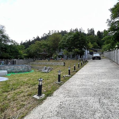 Serenity Likani Villa Hotel 博尔若米 外观 照片